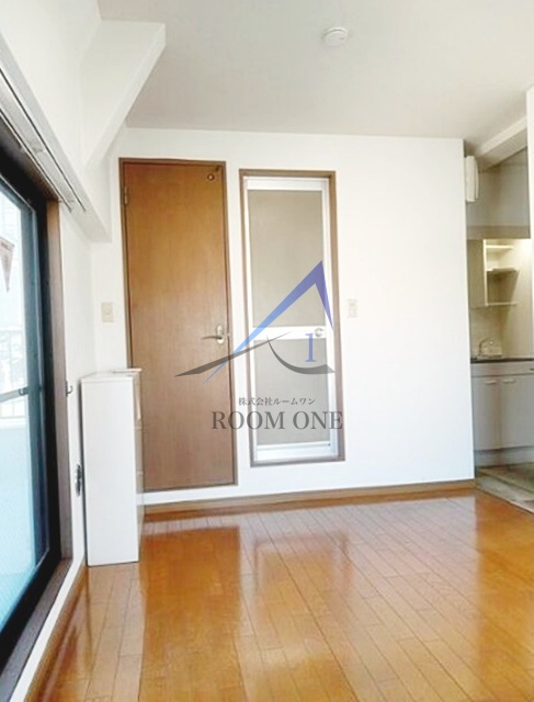 クレスト岩城の居間・リビング|洋室のお部屋です。