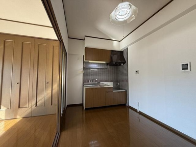 【居間・リビング】 | 栗木第8ビル