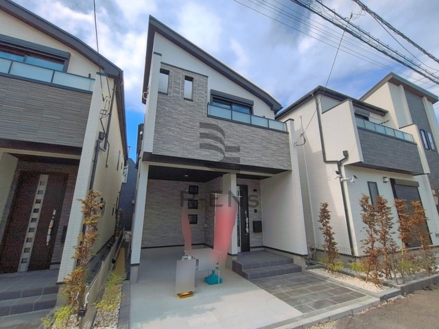 【外観】 | 練馬区下石神井４丁目　新築戸建て　B号棟 | 高いデザイン性と快適な居住性を兼ね備えた魅力的な住まいです
