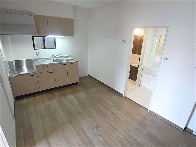 神戸市兵庫区荒田町３丁目の賃貸マンションの居間・リビング|使い勝手の良いダイニング
