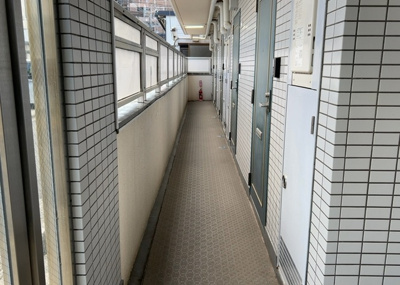 【その他共用部分】 | キャッスルマンション小田急相模原 | 共用部分は、一棟の建物に住む区分所有者全員が共同で所有するとし、共用部分の管理、補修などは、区分所有者で形成される管理組合が行います。個人の判断で勝手に変更することはできませんので覚えておきましょう。