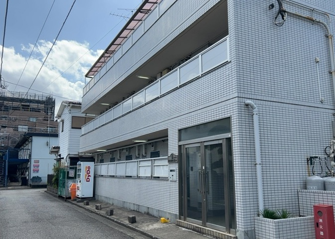 【外観】 | キャッスルマンション小田急相模原 | マンションの外観は非常に重要なポイントです！外観の善し悪しは資産価値に大きな影響を与えます。外観のいいマンションを購入することで、高値で売却がしやすく、買い手が見つかりやすいというメリットがあります。