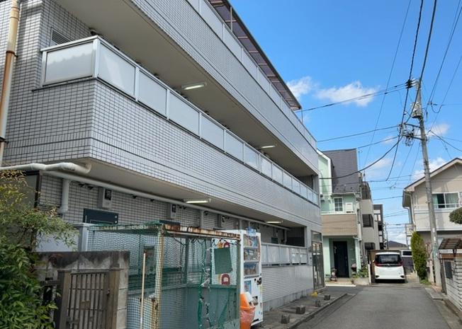 【現況写真】 | キャッスルマンション小田急相模原 | 眺望の良さを楽しめるダイニングキッチンで家族団らんの時間を過ごしてはいかがでしょうか。バルコニーから見える景色を家族で眺める時間は、時間が経つのを忘れてしまいそうですね。是非、現地を見に行きましょう！