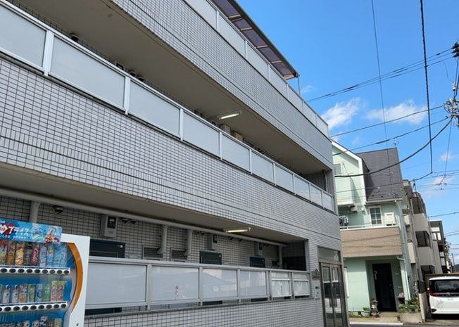 【現況写真】 | キャッスルマンション小田急相模原 | 景色重視でお家選ぶをするとスーパーが遠い！学校が遠い！など生活をするうえで利便性で困ることもあります。まず一度現地を見学する際に、周辺の施設などがあるかを確認し、暮らし始めた後のことを想像しましょう。