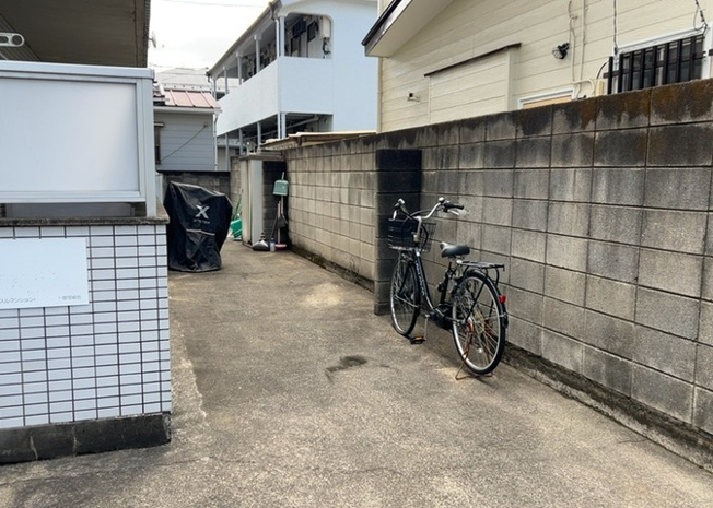 【駐輪場】 | キャッスルマンション小田急相模原 | マンションの駐輪場は、事前に空きがあるか確認を取ると安心です。せっかく入居したのに駐輪スペースがない！なんてことになったら大変ですよね。そこで、内見時や購入前にはまず事前に確認しておくと良いでしょう。