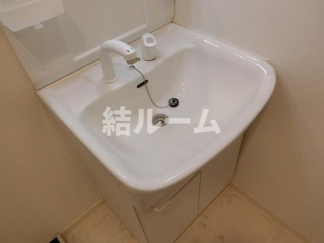 板橋区成増３丁目のアパートの洗面所