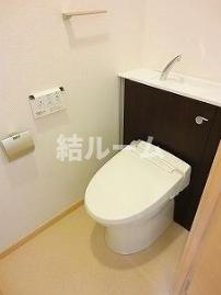 板橋区板橋１丁目の賃貸マンションのトイレ