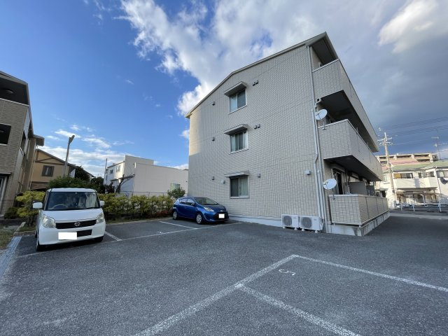 ボヌビー宝塚の駐車場|駐車場完備です