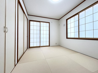 【和室】 | 平塚市高根2丁目 中古戸建て | 2面採光：和室6帖（1階）