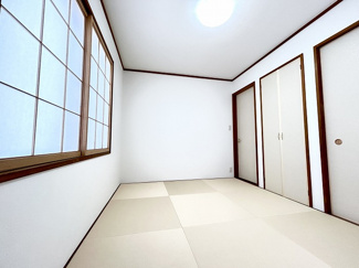 【和室】 | 平塚市高根2丁目 中古戸建て | 和室6帖（1階）別角度