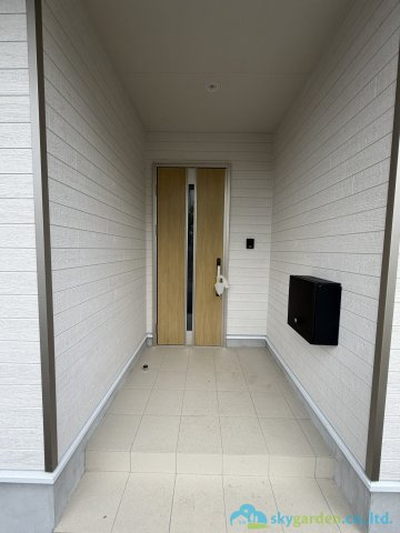 厚木市長谷第15　新築戸建の玄関