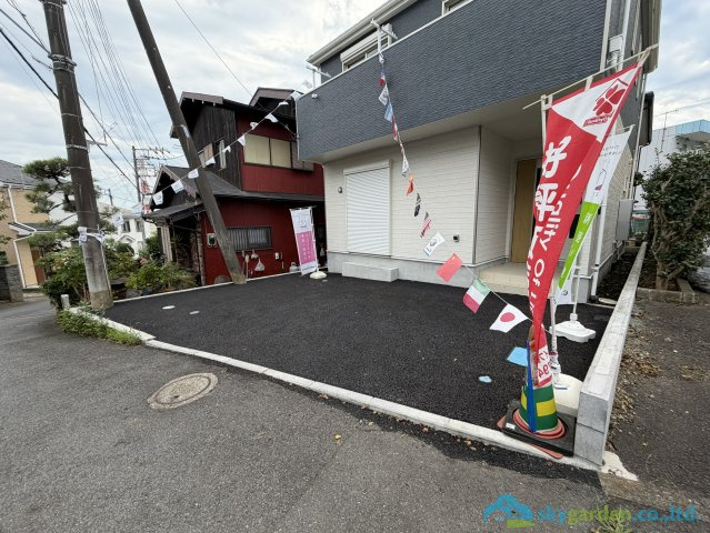 厚木市長谷第15　新築戸建の駐車場