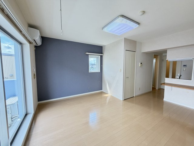 コルトーナ弐番館の居間・リビング