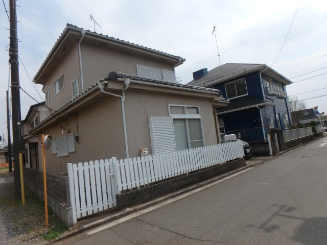 川越市笠幡中古戸建の前面道路含む現地写真