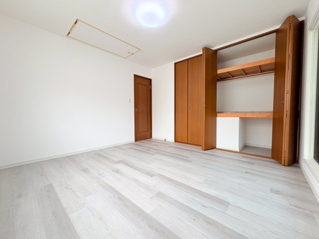 西院西高田町の洋室