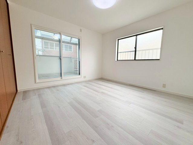 西院西高田町の洋室