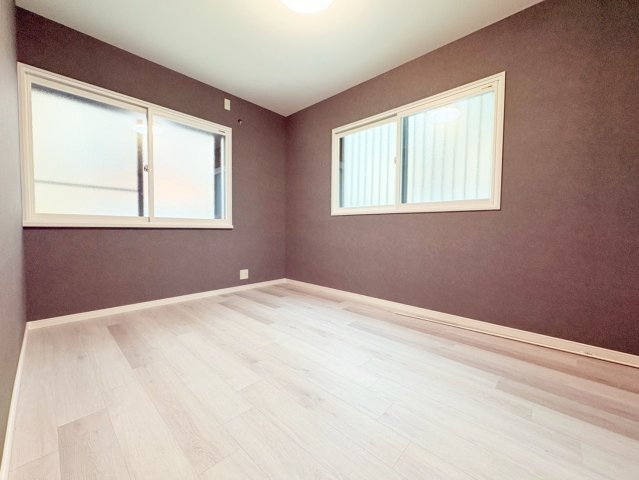 西院西高田町の洋室