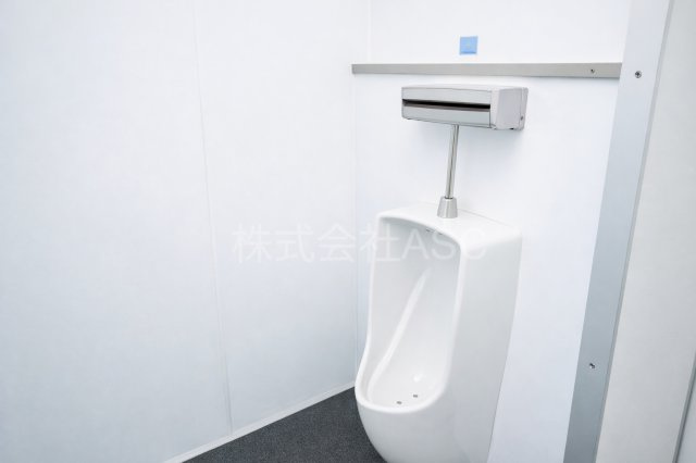 若杉大阪駅前ビル　テナントのトイレ