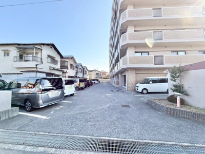 【駐車場】 | ダイアパレス光明池壱番館 | 敷地内の駐車場です。最新の空き状況はご確認ください♪