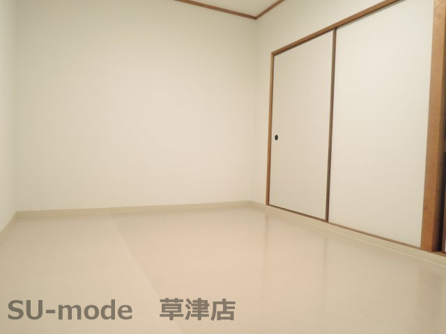 【洋室】 | ヴィラ葉山 | 個人の部屋や寝室として使える洋室です