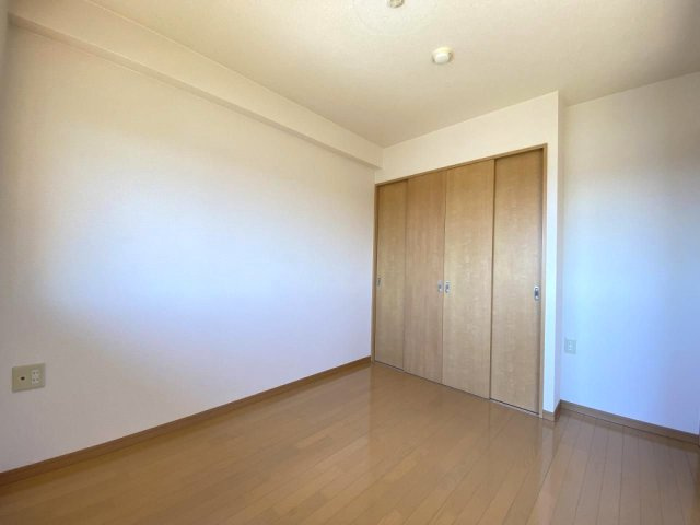 アーバングランデ本荘の洋室