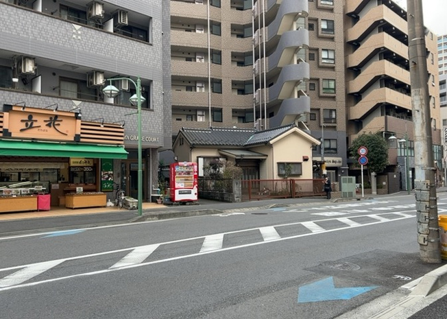 【展望】 | ライオンズステーションプラザ小田急相模原 | 眺望の良さを楽しめるダイニングキッチンで家族団らんの時間を過ごしてはいかがでしょうか。バルコニーから見える景色を家族で眺める時間は、時間が経つのを忘れてしまいそうですね。是非、現地を見に行きましょう！
