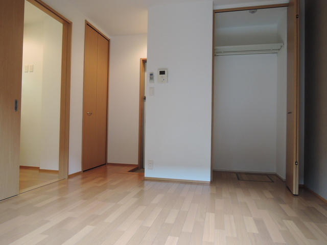 フラット高田の居間・リビング|★キレイなお部屋です★