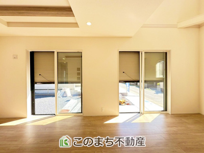 【設備】 | ブルーミングガーデン下野市駅東2丁目　 | 掃き出し窓には安心のシャッター雨戸付き☆