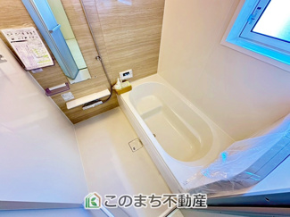 【浴室】 | ブルーミングガーデン下野市駅東2丁目　 | お風呂は足を伸ばしてゆったり入浴できる1坪タイプ☆
