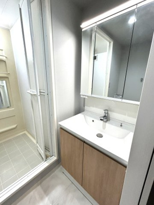 【独立洗面台】 | ■さんくれーる茨木B棟■全面リノベーション工事の履歴有