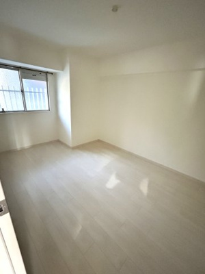 【洋室】 | ■さんくれーる茨木B棟■全面リノベーション工事の履歴有