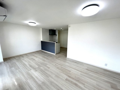 【居間・リビング】 | ■さんくれーる茨木B棟■全面リノベーション工事の履歴有 | ■JR茨木駅徒歩1８分 ■モノレール宇野辺駅より徒歩9分
■大規模修繕工事中（2026.1.7～2026.8.31迄の予定）
■全面リノベーション工事の履歴有（2023.1月頃）、手直し不要です