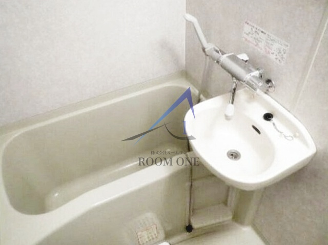 パレステュディオ・アーバイル神田ＷＥＳＴの浴室|お風呂です。