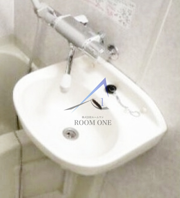 パレステュディオ・アーバイル神田ＷＥＳＴの洗面所|洗面台です。