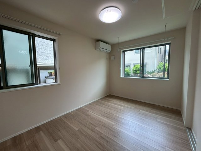 （仮称）上目黒５丁目メゾンの寝室|★明るいフローリングの角部屋です★