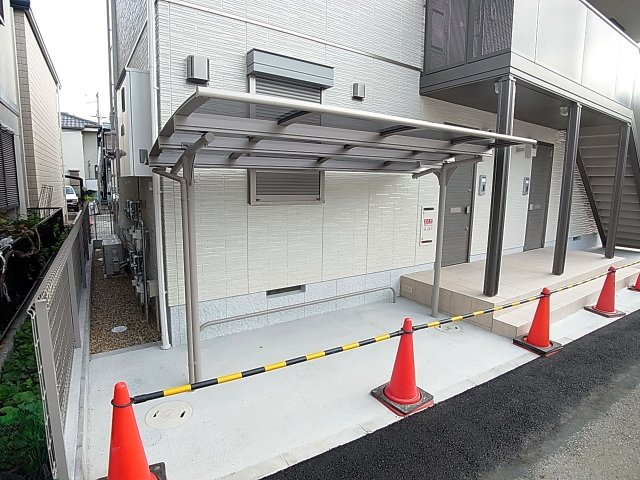 神戸市兵庫区湊川町２丁目のハイツのその他共用部分|屋根付駐輪スペース