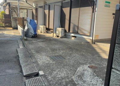 【外観】 | コーポ岸本 | 家を建てる前提で土地を探している場合、地盤の丈夫さは譲れない条件の一つです。地盤が脆弱だと追加工事が必要となります。また、過去に地盤沈下や液状化現象を起こした土地は、できるだけ避けた方がいいでしょう。
