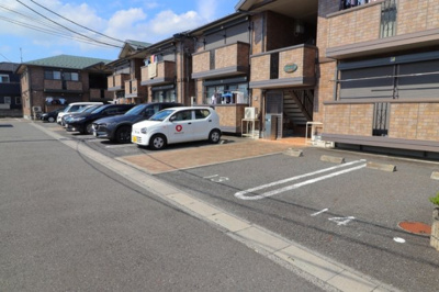 【駐車場】 | サンパティーク　Ｂ館