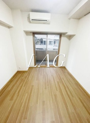 【居間・リビング】 | レフィーズ上野 | 洋室のお部屋です。