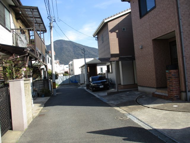 三郎丸二丁目（A-14）の前面道路含む現地写真