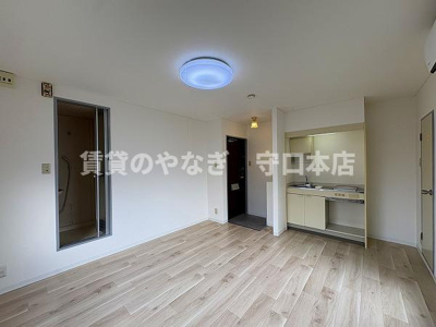 【居間・リビング】 | シャルマン大宮 | ゆったり過ごせるリビングです