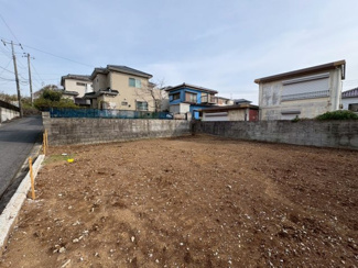 【外観】 | かまとり住宅の売地「グランファミーロ大膳野町」 | 広々とした約67坪。これだけの広さがあれば、並列3台以上のカースペースや、お子様の遊び場・BBQを楽しめる広いお庭、さらには平屋住宅の建築も十分に検討可能です。
