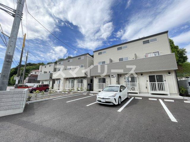 Like高野山B棟の駐車場