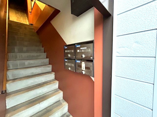 東六甲ビルのエントランス
