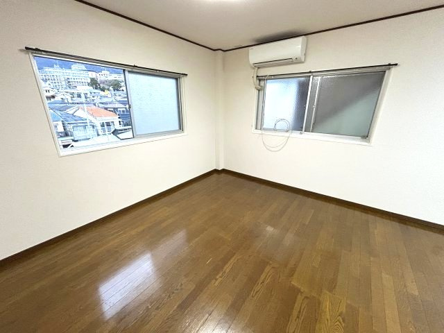 東六甲ビルの寝室