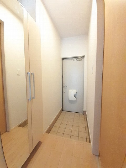 藤沢市辻堂元町５丁目のアパートの玄関