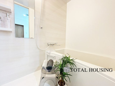 【浴室】 | 中の島クロスハイツ | 一日の疲れを癒してくれる場所なので、快適に過ごして頂く為にゆったりサイズのバスタブを用意しました。是非半身浴をお楽しみ下さい。