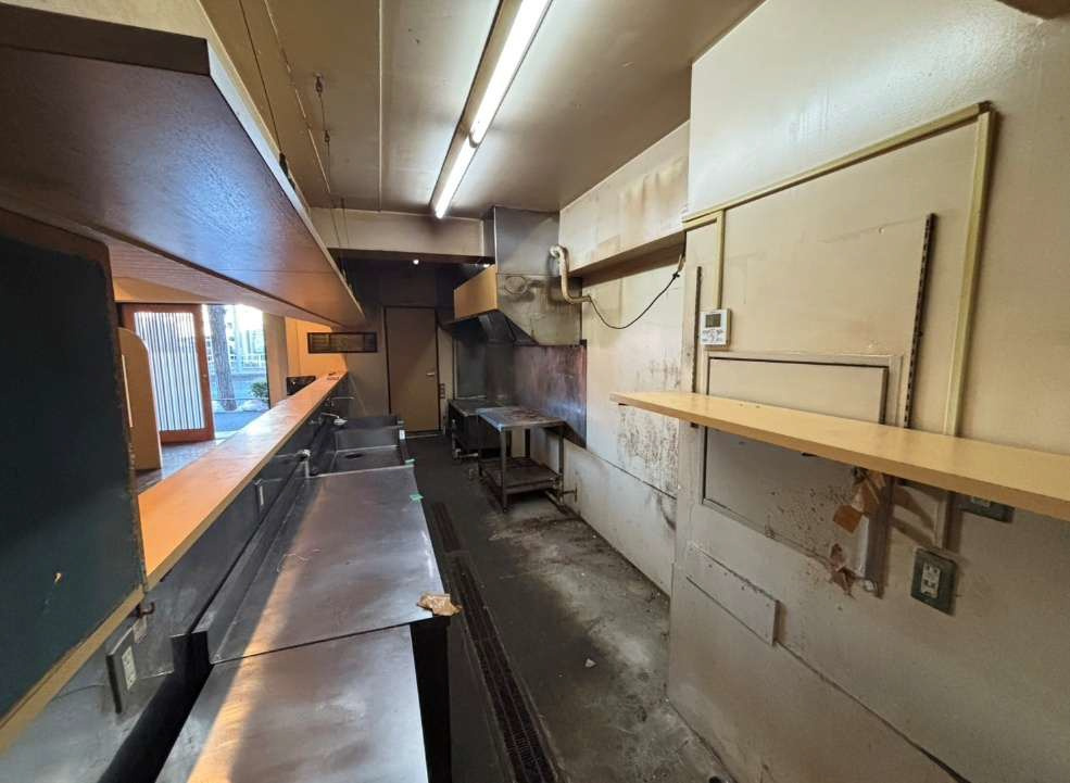 第四岩塚ステーションビル【　1階路面店　】