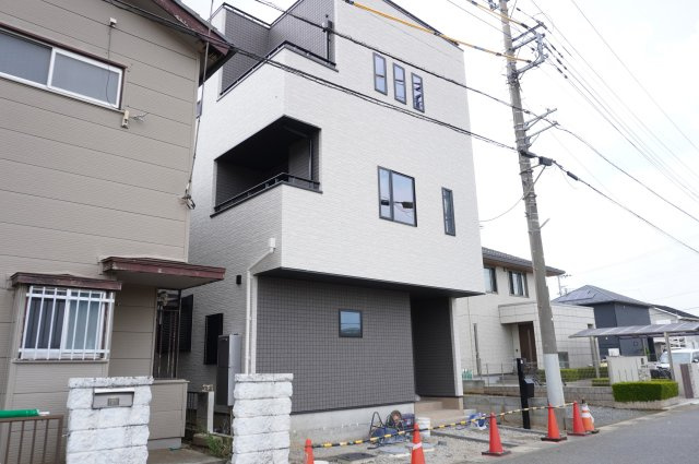 越谷市大字平方 新築分譲住宅の外観
