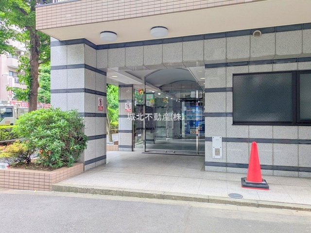 マイキャッスル新高円寺のエントランス